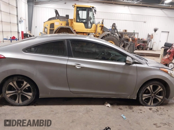2013 Hyundai Elantra Coupe GS PZEV with VIN KMHDH6AE6DU000893, listed as a IAAI auction lot 41613994 with 94,388 mi miles. Bid and sale history available at carsss.com. Image 14.