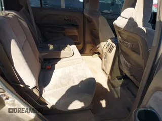 2005 Honda Pilot EX with VIN 5FNYF18475B044570, listed as a IAAI auction lot 41728694 with 200,585 mi miles. Bid and sale history available at carsss.com. Image 8.