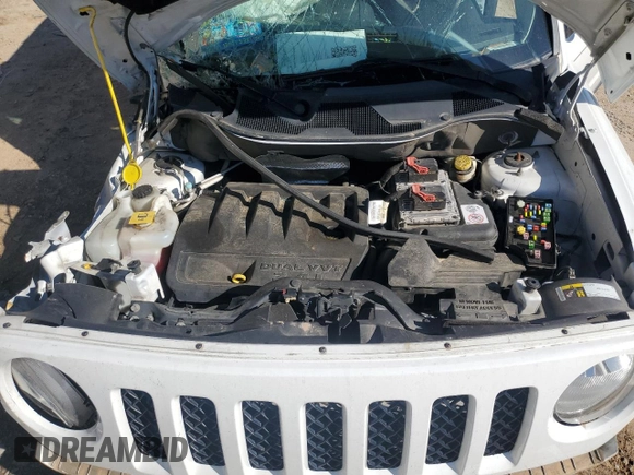 2016 Jeep Patriot Latitude z VIN 1C4NJPFB0GD507990, wystawiony jako Copart lot #48410695 z przebiegiem 102 148 mil mil oraz Szkoda całkowita • Salvage title. Historia ofert i sprzedaży dostępna na DreamBid. Obrazek 12.