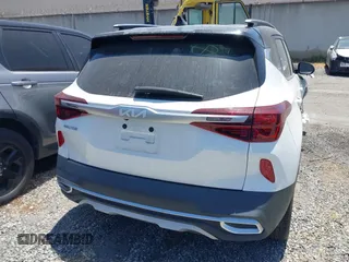 2022 Kia Seltos S z VIN KNDEU2AA9N7293070, wystawiony jako IAAI lot #42153836 z przebiegiem 14 810 mil mil oraz . Historia ofert i sprzedaży dostępna na DreamBid. Obrazek 17.
