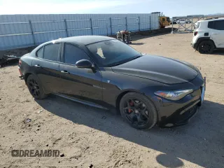2022 Alfa Romeo Giulia Ti with VIN ZARFAMBN4N7661008, listed as a Copart auction lot 68896384 with 13,697 mi miles and Salvage Title. Bid and sale history available at carsss.com. Image 4.