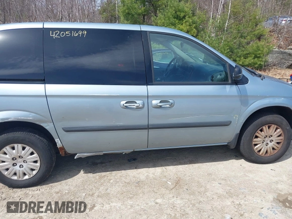 2005 Chrysler Town & Country with VIN 1C4GP45R35B391570, listed as a IAAI auction lot 42051699 with 92,278 mi miles. Bid and sale history available at carsss.com. Image 14.