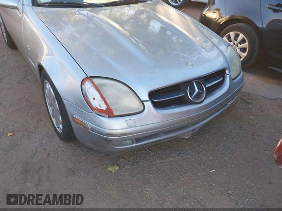 1998 Mercedes-Benz SLK 230/320 with VIN WDBKK47F8WF008582, listed as a IAAI auction lot 41958516 with 137,130 mi miles and . Bid and sale history available at DreamBid. Image 6.