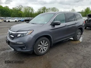 2021 Honda Pilot EX z VIN 5FNYF6H39MB032097, wystawiony jako Copart lot #55502465 z przebiegiem 33 015 mil mil oraz Szkoda całkowita • Salvage title. Historia ofert i sprzedaży dostępna na DreamBid. Obrazek 1.