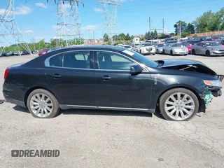 2009 Lincoln MKS z VIN 1LNHM94R99G626277, wystawiony jako IAAI lot #42300926 z przebiegiem Nie podano mil oraz . Historia ofert i sprzedaży dostępna na DreamBid. Obrazek 14.