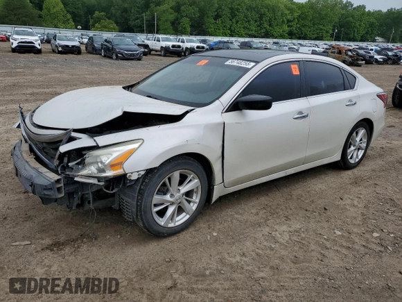 2015 Nissan Altima SV z VIN 1N4AL3AP2FC116869, wystawiony jako Copart lot #56748255 z przebiegiem 129 818 mil mil oraz Czysty tytuł • Clean title. Historia ofert i sprzedaży dostępna na DreamBid. Obrazek 1.