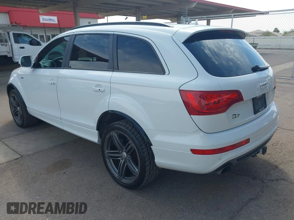 2013 Audi Q7 3.0T S line Prestige with VIN WA1DGAFE6DD006769, listed as a IAAI auction lot 41902696 with 221,058 mi miles. Bid and sale history available at carsss.com. Image 3.