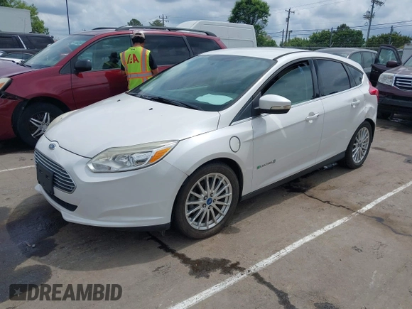 2013 Ford Focus Electric z VIN 1FADP3R46DL133781, wystawiony jako IAAI lot #42129143 z przebiegiem 114 041 mil mil oraz . Historia ofert i sprzedaży dostępna na DreamBid. Obrazek 2.