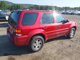 2005 Ford Escape Limited z VIN 1FMYU94185KB95271, wystawiony jako IAAI lot #40210446 z przebiegiem 71 038 mil mil oraz . Historia ofert i sprzedaży dostępna na DreamBid. Obrazek 4.