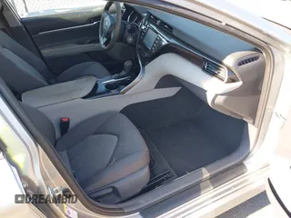 2019 Toyota Camry LE with VIN 4T1B11HK8KU683512, listed as a IAAI auction lot 39476699 with 40,074 mi miles. Bid and sale history available at carsss.com. Image 5.
