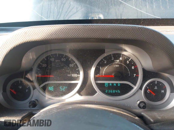 2007 Jeep Wrangler Sahara with VIN 1J4FA54167L204991, listed as a IAAI auction lot 42098918 with 236,845 mi miles and . Bid and sale history available at DreamBid. Image 7.