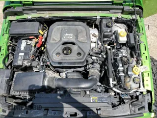 2018 Jeep Wrangler Unlimited Sport S with VIN 1C4HJXDN6JW332280, listed as a Copart auction lot 55914605 with 135,998 mi miles and Clean title. Bid and sale history available at DreamBid. Image 11.