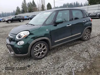 2014 FIAT 500L Trekking with VIN ZFBCFADH7EZ019538, listed as a Copart auction lot 82494444 with 18,550 mi miles and Salvage Title. Bid and sale history available at carsss.com. Image 1.