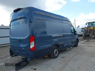 2020 Ford Transit Cargo with VIN 1FTBR3X85LKA55712, listed as a IAAI auction lot 41027144 with 125,658 mi miles. Bid and sale history available at carsss.com. Image 4.