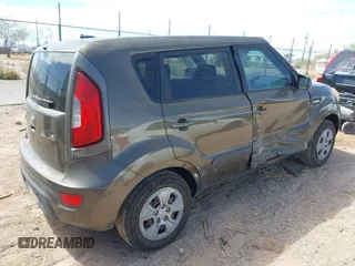 2013 Kia Soul with VIN KNDJT2A52D7549343, listed as a IAAI auction lot 42054180 with 124,457 mi miles and . Bid and sale history available at DreamBid. Image 4.