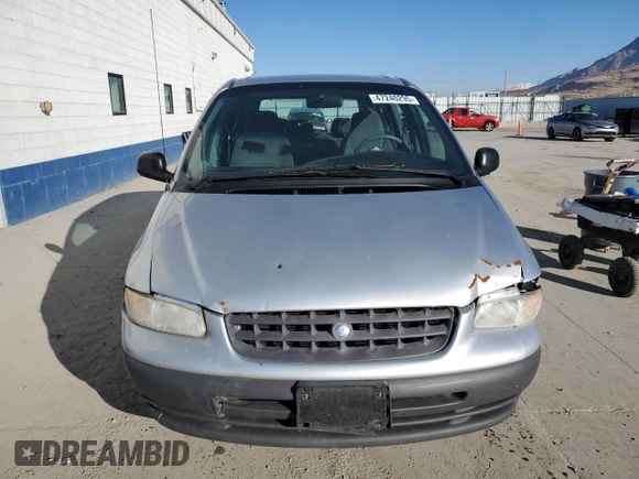 2000 Plymouth Voyager z VIN 2P4FP25B3YR572611, wystawiony jako Copart lot #47240295 z przebiegiem 166 525 mil mil oraz Szkody całkowita. Historia ofert i sprzedaży dostępna na DreamBid. Obrazek 5.