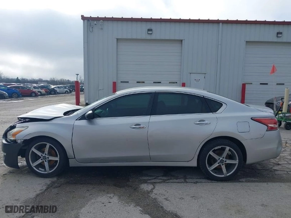 2013 Nissan Altima 2.5 S with VIN 1N4AL3AP9DC270976, listed as a IAAI auction lot 41216106 with 116,914 mi miles. Bid and sale history available at carsss.com. Image 14.