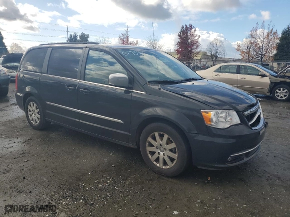 2011 Chrysler Town & Country Touring-L with VIN 2A4RR8DG8BR613988, listed as a Copart auction lot 80772174 with 211,124 mi miles and Salvage Title. Bid and sale history available at carsss.com. Image 4.