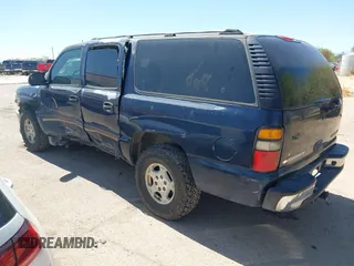 2005 Chevrolet Suburban LS z VIN 1GNEC16Z15J211046, wystawiony jako IAAI lot #42453120 z przebiegiem Nie podano mil oraz . Historia ofert i sprzedaży dostępna na DreamBid. Obrazek 3.