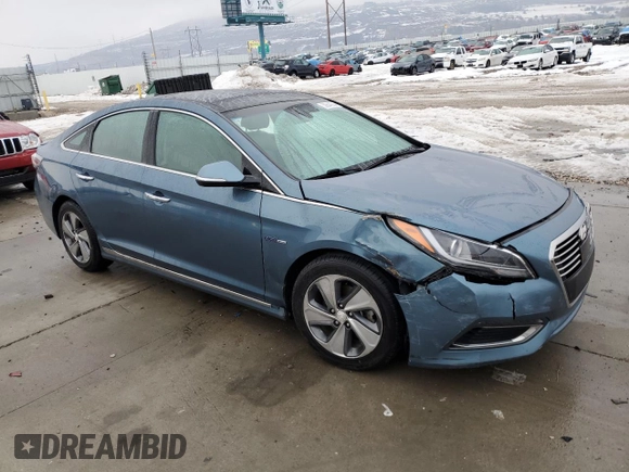 2016 Hyundai Sonata Limited with VIN KMHE34L14GA033575, listed as a Copart auction lot 39844204 with 133,641 mi miles and . Bid and sale history available at DreamBid. Image 4.