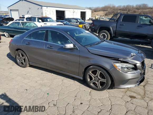 2018 Mercedes-Benz CLA 250 z VIN WDDSJ4GBXJN529406, wystawiony jako Copart lot #51940225 z przebiegiem 98 444 mil mil oraz Czysty tytuł • Clean title. Historia ofert i sprzedaży dostępna na DreamBid. Obrazek 4.