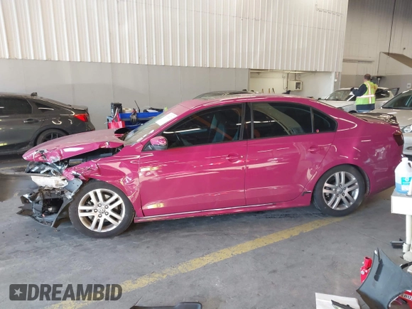 2012 Volkswagen Jetta Sedan TDI w/Premium & Nav with VIN 3VWLL7AJ6CM472769, listed as a IAAI auction lot 41026223 with 111,233 mi miles. Bid and sale history available at carsss.com. Image 15.