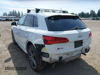 2018 Audi SQ5 Prestige z VIN WA1C4AFY4J2124874, wystawiony jako IAAI lot #42442773 z przebiegiem 86 612 mil mil oraz . Historia ofert i sprzedaży dostępna na DreamBid. Obrazek 3.