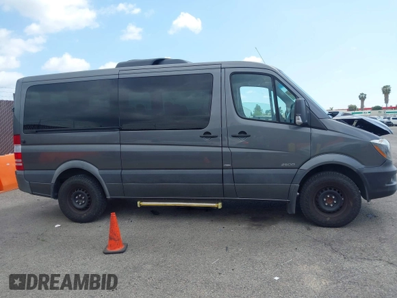 2015 Mercedes-Benz Sprinter Passenger with VIN WDZPE7DC1FP111850, listed as a IAAI auction lot 41920037 with 127,121 mi miles. Bid and sale history available at carsss.com. Image 13.