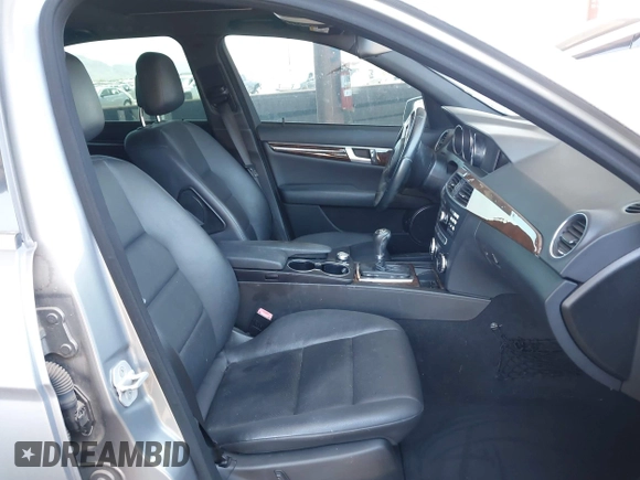 2014 Mercedes-Benz C 250 Sport with VIN WDDGF4HB8EA960507, listed as a IAAI auction lot 42707632 with 86,261 mi miles and . Bid and sale history available at DreamBid. Image 5.