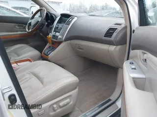 2006 Lexus RX 330 with VIN 2T2HA31U26C091155, listed as a IAAI auction lot 41628324 with 177,686 mi miles. Bid and sale history available at carsss.com. Image 5.