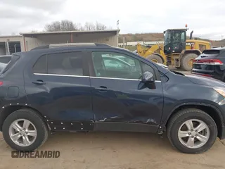 2018 Chevrolet Trax LT with VIN 3GNCJPSB9JL303436, listed as a IAAI auction lot 41836272 with 117,775 mi miles. Bid and sale history available at carsss.com. Image 6.