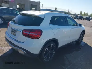 2020 Mercedes-Benz GLA 250 z VIN WDCTG4GB1LU022698, wystawiony jako IAAI lot #36984414 z przebiegiem 19 705 mil mil oraz . Historia ofert i sprzedaży dostępna na DreamBid. Obrazek 4.