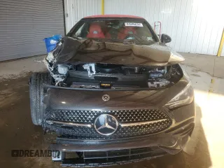 2024 Mercedes-Benz CLE 300 z VIN W1KMK4HB1RF026146, wystawiony jako Copart lot #84595634 z przebiegiem Nie podano mil oraz Szkoda całkowita • Salvage title. Historia ofert i sprzedaży dostępna na DreamBid. Obrazek 5.