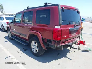 2007 Jeep Commander Sport z VIN 1J8HG48K97C530030, wystawiony jako IAAI lot #42471903 z przebiegiem 195 416 mil mil oraz . Historia ofert i sprzedaży dostępna na DreamBid. Obrazek 3.