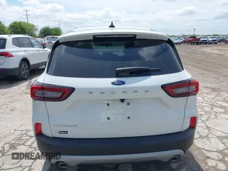 2025 Ford Escape Active z VIN 1FMCU0GN7SUA03259, wystawiony jako IAAI lot #41899036 z przebiegiem 189 mil mil oraz . Historia ofert i sprzedaży dostępna na DreamBid. Obrazek 17.