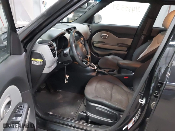 2017 Kia Soul with VIN KNDJN2A2XH7411717, listed as a IAAI auction lot 41483539 with 40,477 mi miles. Bid and sale history available at carsss.com. Image 5.