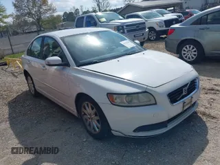 2008 Volvo S40 2.4L with VIN YV1MS382982377004, listed as a IAAI auction lot 41935548 with 229,329 mi miles. Bid and sale history available at carsss.com. Image 1.
