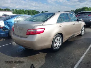 2007 Toyota Camry CE z VIN 4T1BE46K07U048199, wystawiony jako IAAI lot #42188393 z przebiegiem 166 614 mil mil oraz . Historia ofert i sprzedaży dostępna na DreamBid. Obrazek 4.