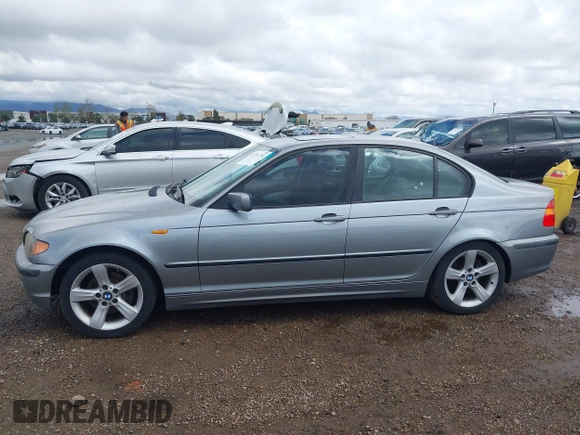 2005 BMW 3 Series 325i with VIN WBAET37485NJ91293, listed as a IAAI auction lot 41714734 with 170,996 mi miles. Bid and sale history available at carsss.com. Image 14.