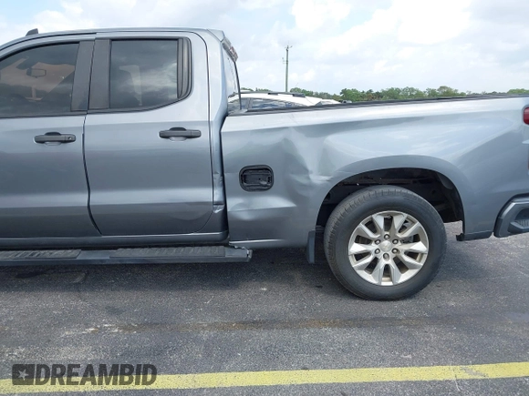 2020 Chevrolet Silverado 1500 Custom with VIN 1GCRWBEH7LZ288602, listed as a IAAI auction lot 41731947 with 101,401 mi miles. Bid and sale history available at carsss.com. Image 6.