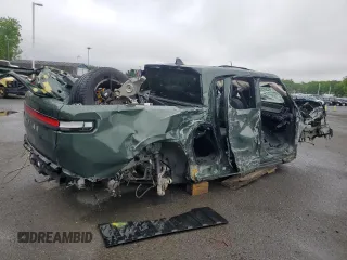2023 Rivian R1T Adventure z VIN 7FCTGAAA5PN019737, wystawiony jako Copart lot #57290475 z przebiegiem Nie podano mil oraz Nie do naprawy. Historia ofert i sprzedaży dostępna na DreamBid. Obrazek 3.