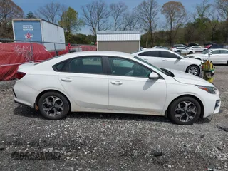2021 Kia Forte FE z VIN 3KPF24AD5ME335331, wystawiony jako IAAI lot #41926109 z przebiegiem 87 354 mil mil oraz . Historia ofert i sprzedaży dostępna na DreamBid. Obrazek 14.