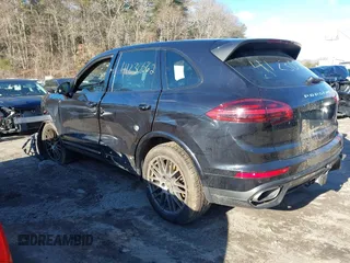 2017 Porsche Cayenne with VIN WP1AA2A27HKA87374, listed as a IAAI auction lot 41230562 with 1 mi miles. Bid and sale history available at carsss.com. Image 3.