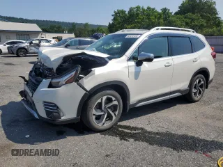 2022 Subaru Forester Touring z VIN JF2SKARC9NH439942, wystawiony jako Copart lot #63493165 z przebiegiem 16 279 mil mil oraz Szkoda całkowita • Salvage title. Historia ofert i sprzedaży dostępna na DreamBid. Obrazek 1.