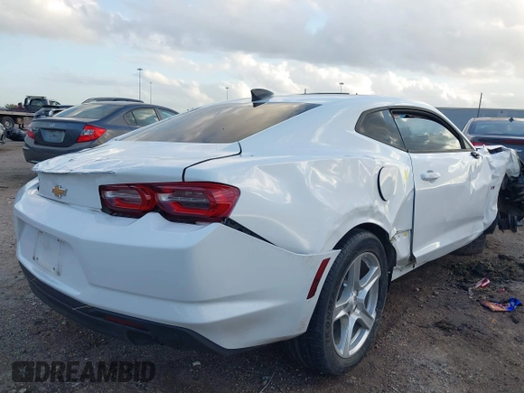 2019 Chevrolet Camaro 1LS with VIN 1G1FB1RX4K0158377, listed as a IAAI auction lot 41113026 with 29,927 mi miles and . Bid and sale history available at carsss.com. Image 4.