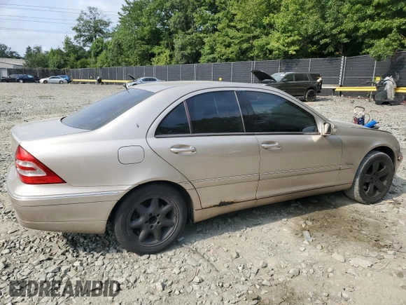 2003 Mercedes-Benz C 230/260/280/320 with VIN WDBRF64J53F314061, listed as a Copart auction lot 65704144 with 210,883 mi miles and Non Repairable. Bid and sale history available at DreamBid. Image 3.