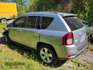 2017 Jeep Compass 75th Anniversary Edition with VIN 1C4NJDBB5HD143197, listed as a IAAI auction lot 42065634 with 1 mi miles. Bid and sale history available at carsss.com. Image 3.