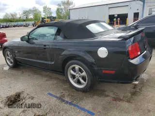 2007 Ford Mustang GT Deluxe z VIN 1ZVFT85H275252373, wystawiony jako Copart lot #55579065 z przebiegiem 125 941 mil mil oraz Szkoda całkowita • Salvage title. Historia ofert i sprzedaży dostępna na DreamBid. Obrazek 2.