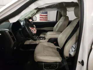 2019 Ford Expedition Max Platinum z VIN 1FMJK1MT7KEA17405, wystawiony jako Copart lot #44035065 z przebiegiem 106 456 mil mil oraz Szkoda całkowita • Salvage title. Historia ofert i sprzedaży dostępna na DreamBid. Obrazek 7.