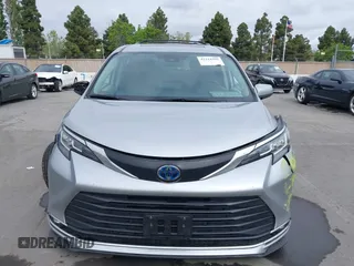 2022 Toyota Sienna XLE z VIN 5TDJRKEC8NS135921, wystawiony jako IAAI lot #42124395 z przebiegiem 39 611 mil mil oraz . Historia ofert i sprzedaży dostępna na DreamBid. Obrazek 12.
